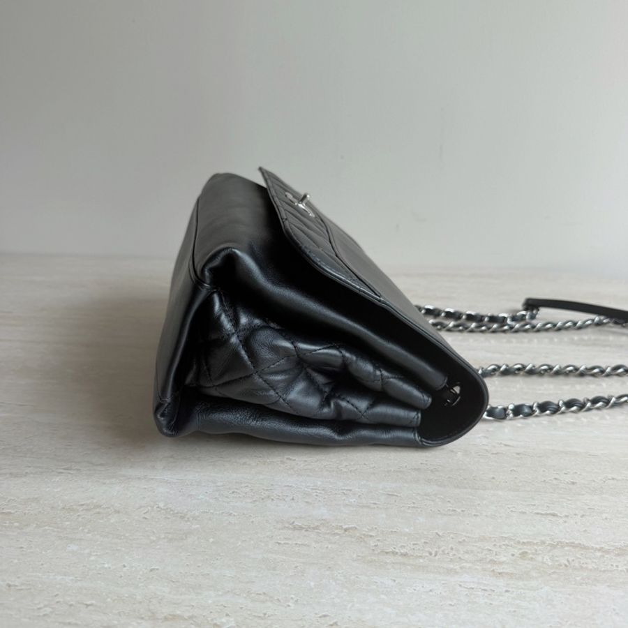 Chanel香奈兒黑銀牛皮風琴口蓋包+21開 底長29cm 無附件-3