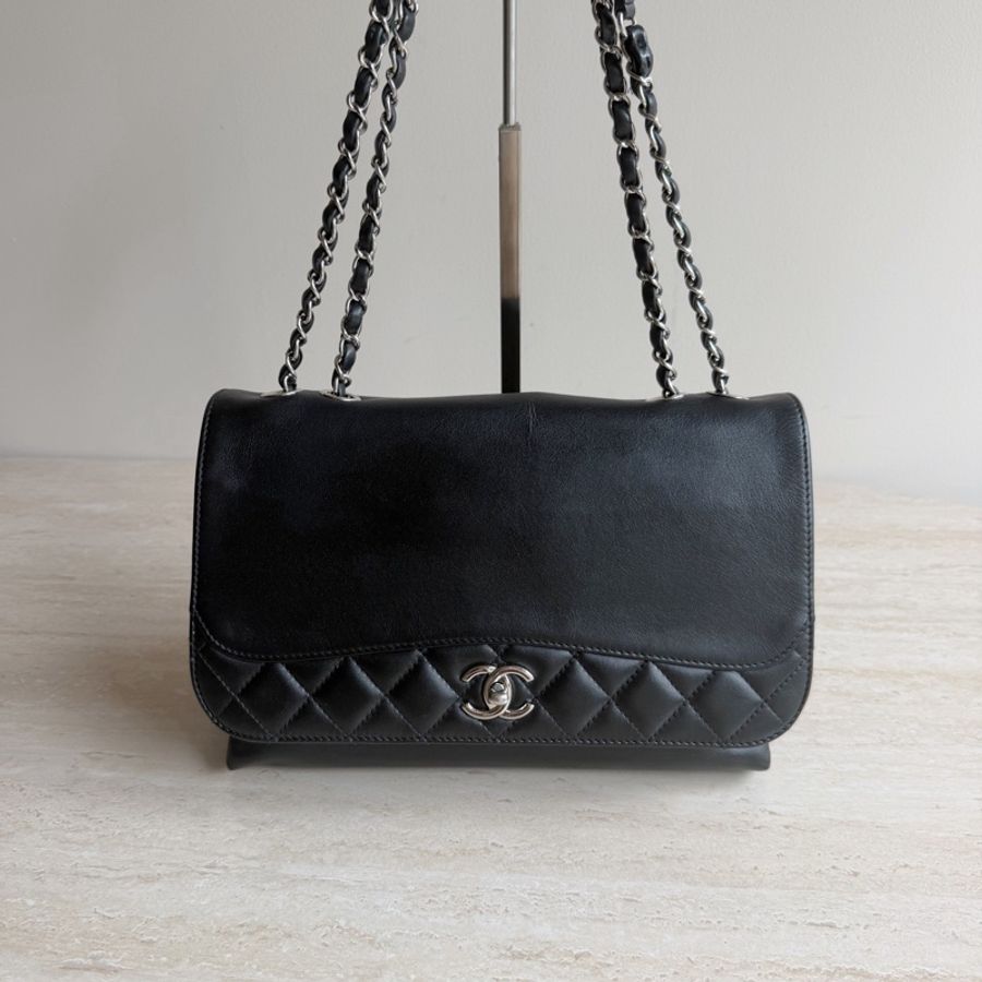Chanel香奈兒黑銀牛皮風琴口蓋包+21開 底長29cm 無附件-8