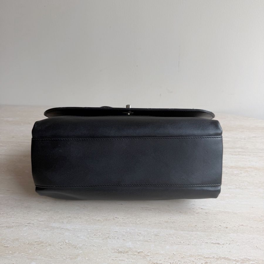 Chanel香奈兒黑銀牛皮風琴口蓋包+21開 底長29cm 無附件-13
