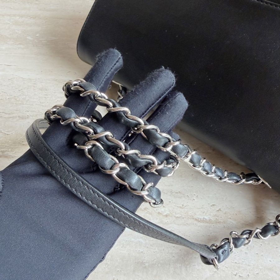 Chanel香奈兒黑銀牛皮風琴口蓋包+21開 底長29cm 無附件-14