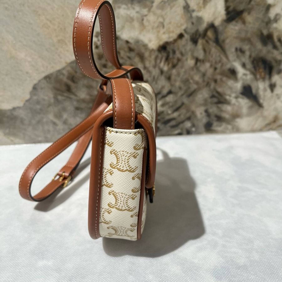 Celine 白色PVC凱旋門金釦小馬鞍-1