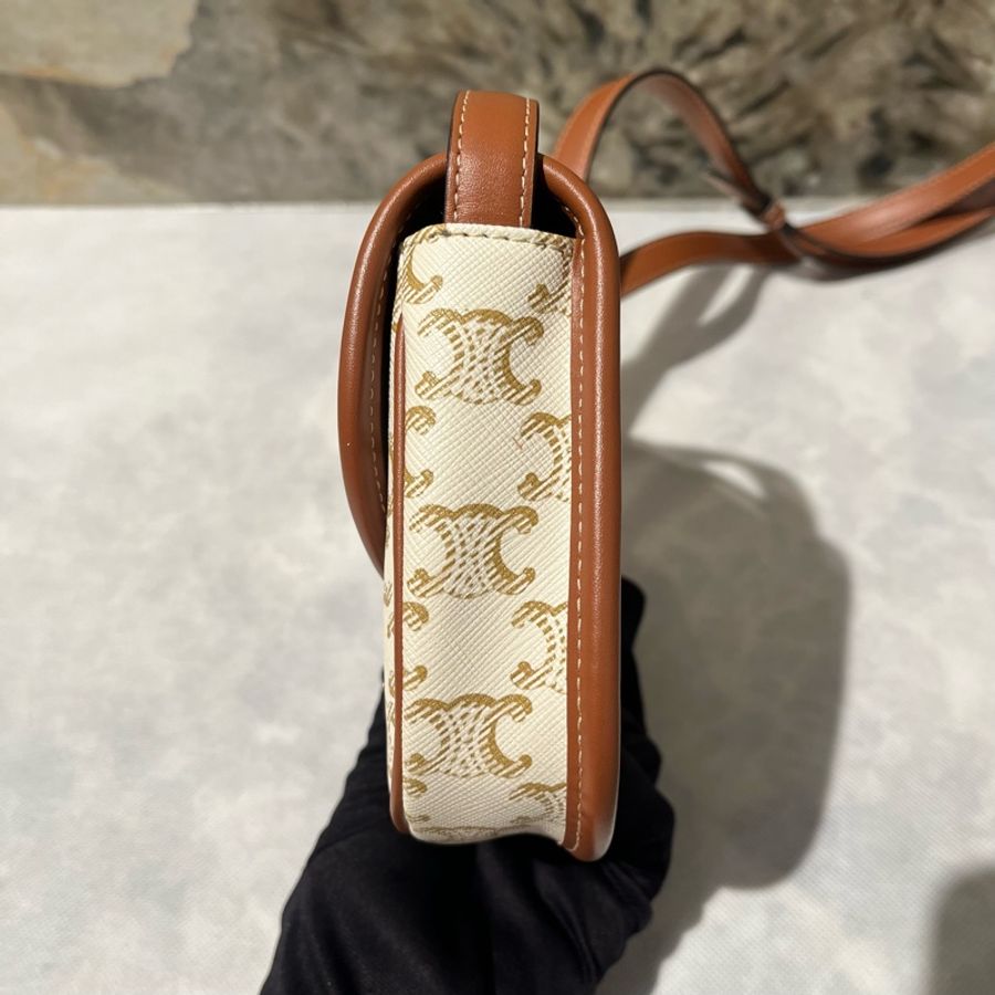 Celine 白色PVC凱旋門金釦小馬鞍-2
