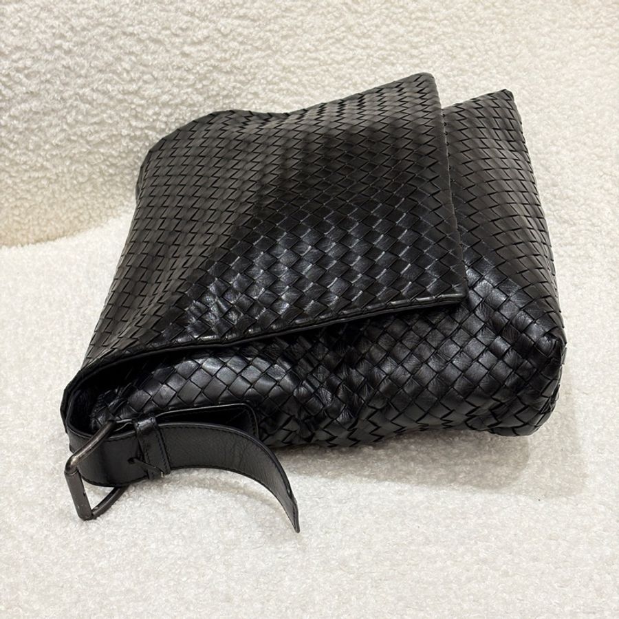 BV 葆蝶家黑色純色羊皮編織斜挎包 尺寸:31x8x28 無配件 單品-13