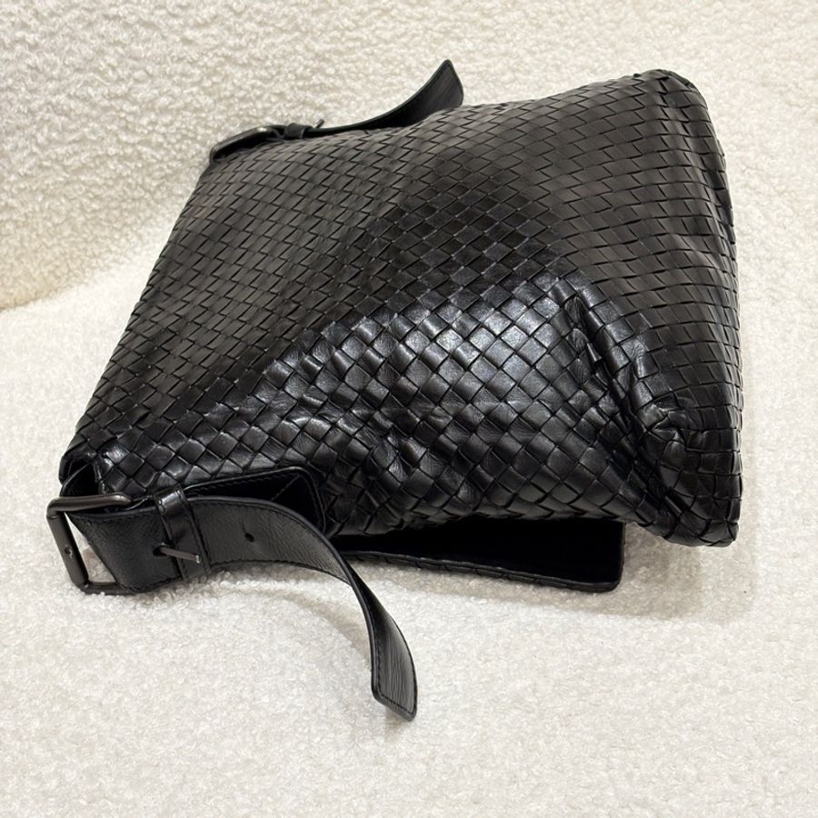 BV 葆蝶家黑色純色羊皮編織斜挎包 尺寸:31x8x28 無配件 單品-14