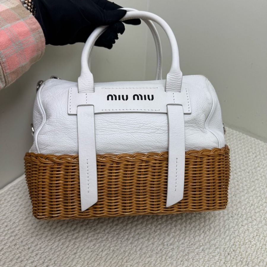 Miu Miu • 白色荔枝牛皮拼竹編波士頓包-3