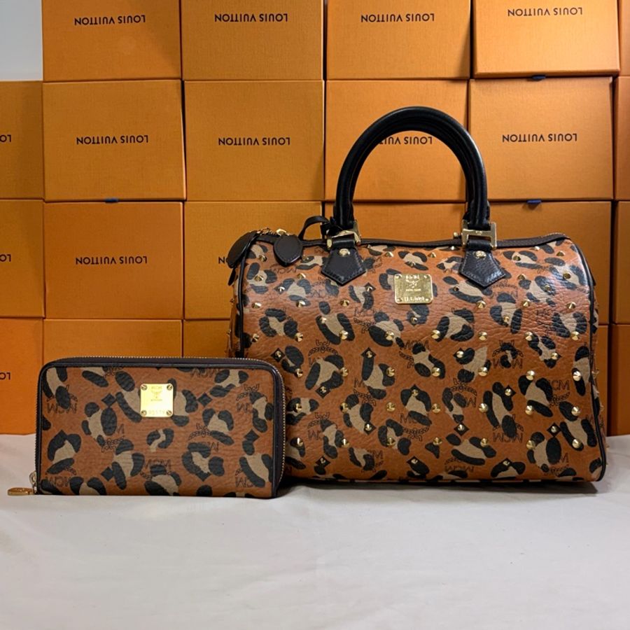 ‼️買一送一 MCM 經典豹紋鉚釘波士頓包➕長夾 組合-1