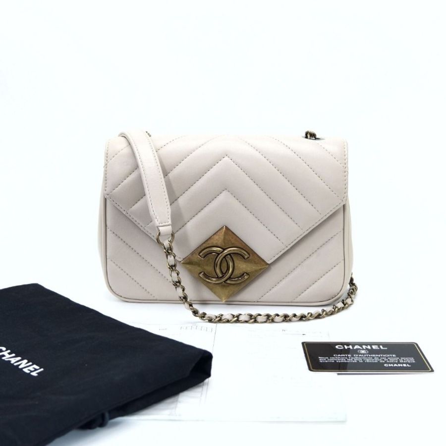 CHANEL 限量款V紋肩背斜背信封包 20*13*5 95新 配件塵袋 購證 保卡-1