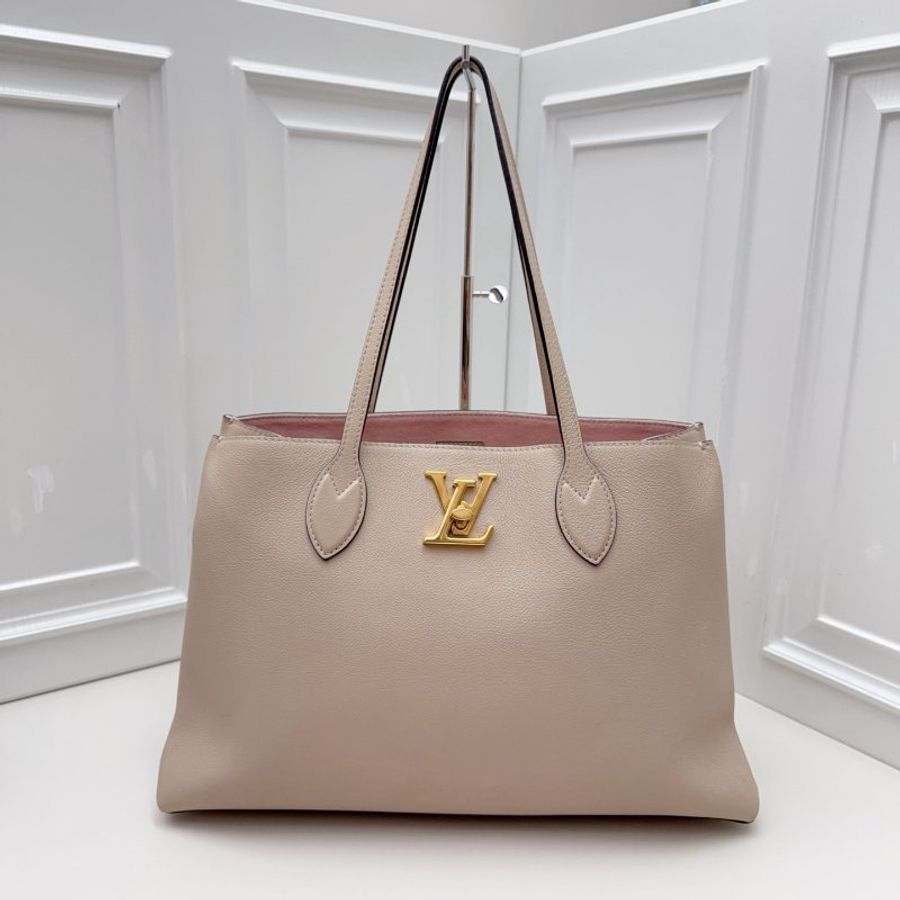 芯片款 路易威登/Louis Vuitton Lockme Shopper 淺杏/奶杏色托特包-5