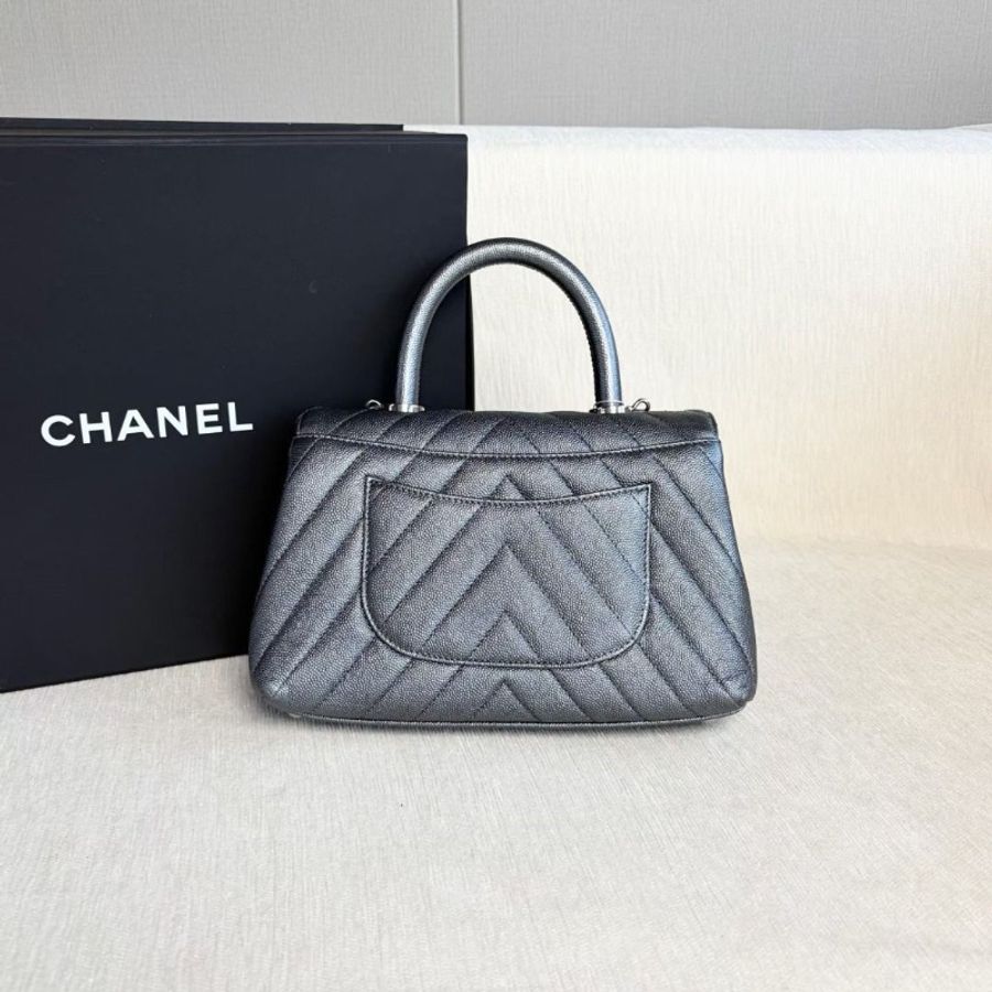 Chanel V紋Cocohandle小號 深灰色 銀扣 荔枝皮 22*14*8 95新 配件肩帶 盒子 塵袋-4