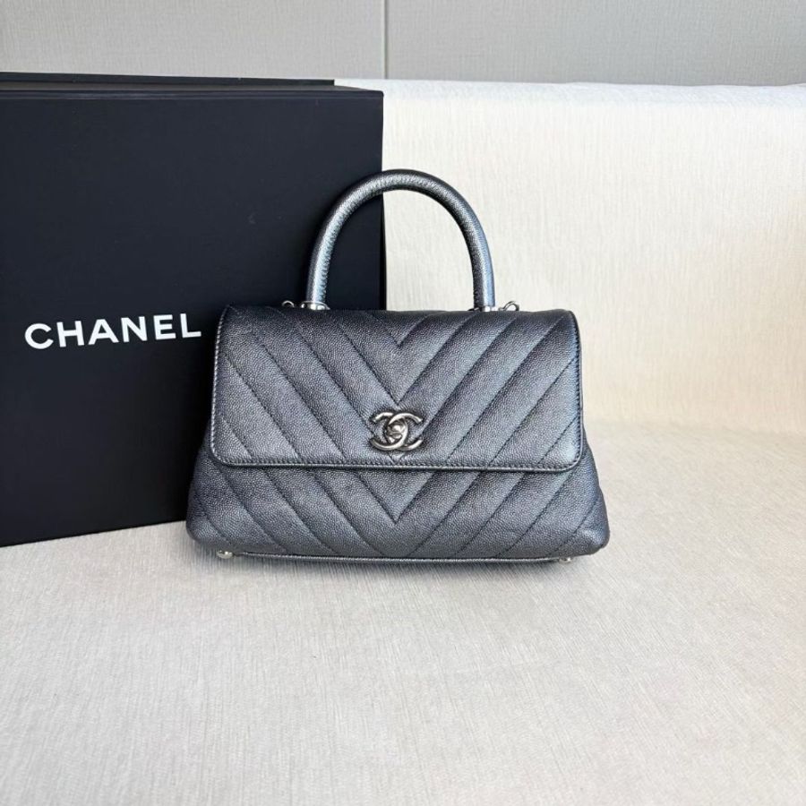 Chanel V紋Cocohandle小號 深灰色 銀扣 荔枝皮 22*14*8 95新 配件肩帶 盒子 塵袋-5