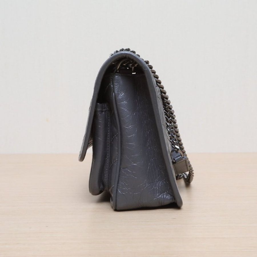 SAINT LAURENT NIKIBABY褶皺絎縫鏈條包D扣灰色牛皮灰扣肩背包-4