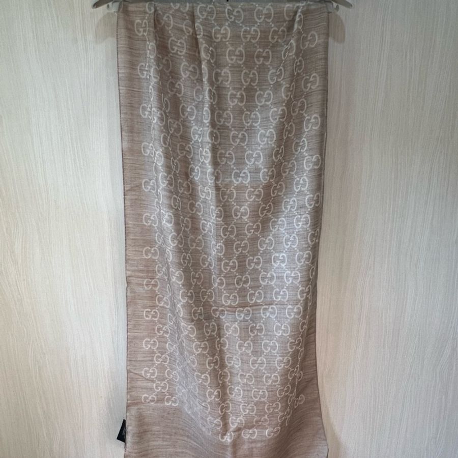 Gucci 經典GG緹花羊毛混絲流蘇圍巾/披肩(全新閒置品)-0