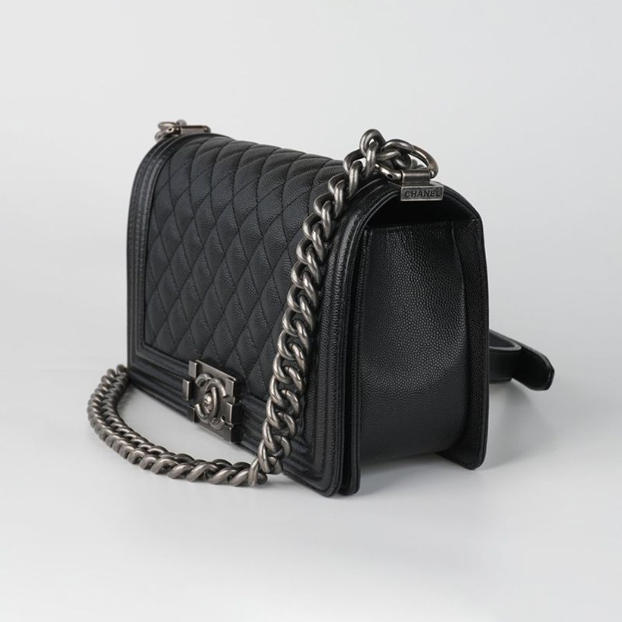 KESH 凱仕國際精品【經典叛逆、收藏級人氣】CHANEL BOY CHANEL 25 香奈兒 魚子醬牛皮菱格紋鏈帶包 黑色復古銀扣-3