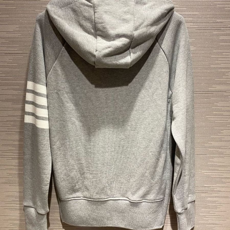 💎Han's house精品服飾💎Thom Browne TB 衛連帽外套原價30300-1
