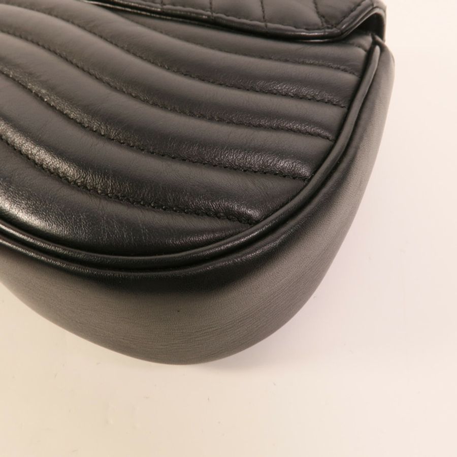 LOUIS VUITTON 牛皮皮革New Wave MM肩背袋-11