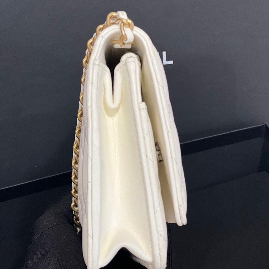 99新Chanel香奈兒金球woc發財包白金羊皮旋鈕扣芯片款-13
