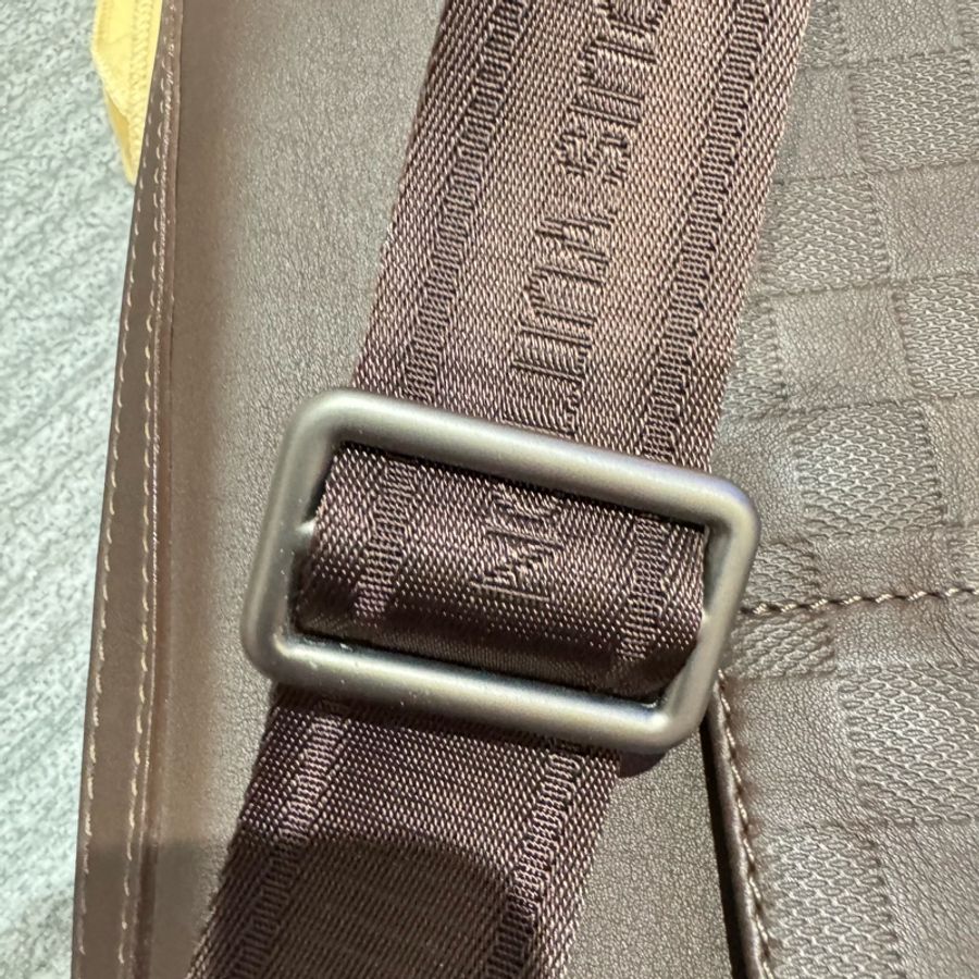 LV Louis Vuitton Damier Infini 深咖啡壓紋皮革斜背包 郵差包 男包-27