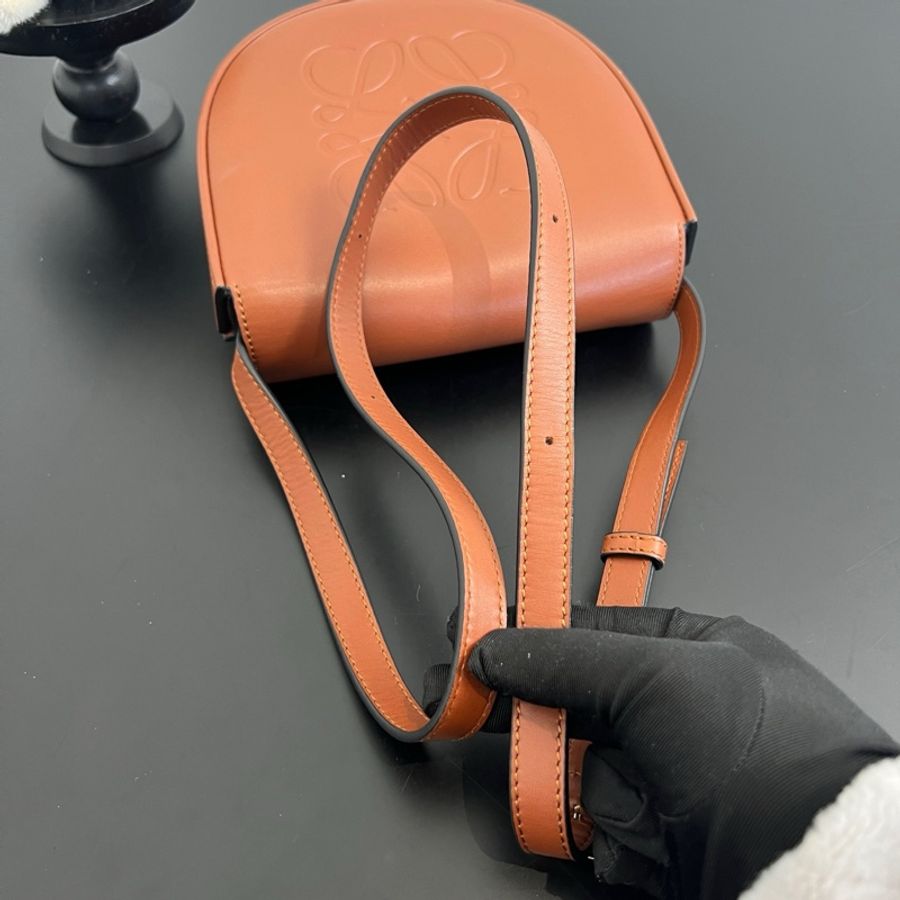LOEWE/羅意威 Heel系列 焦糖色馬蹄包 19年編碼-5