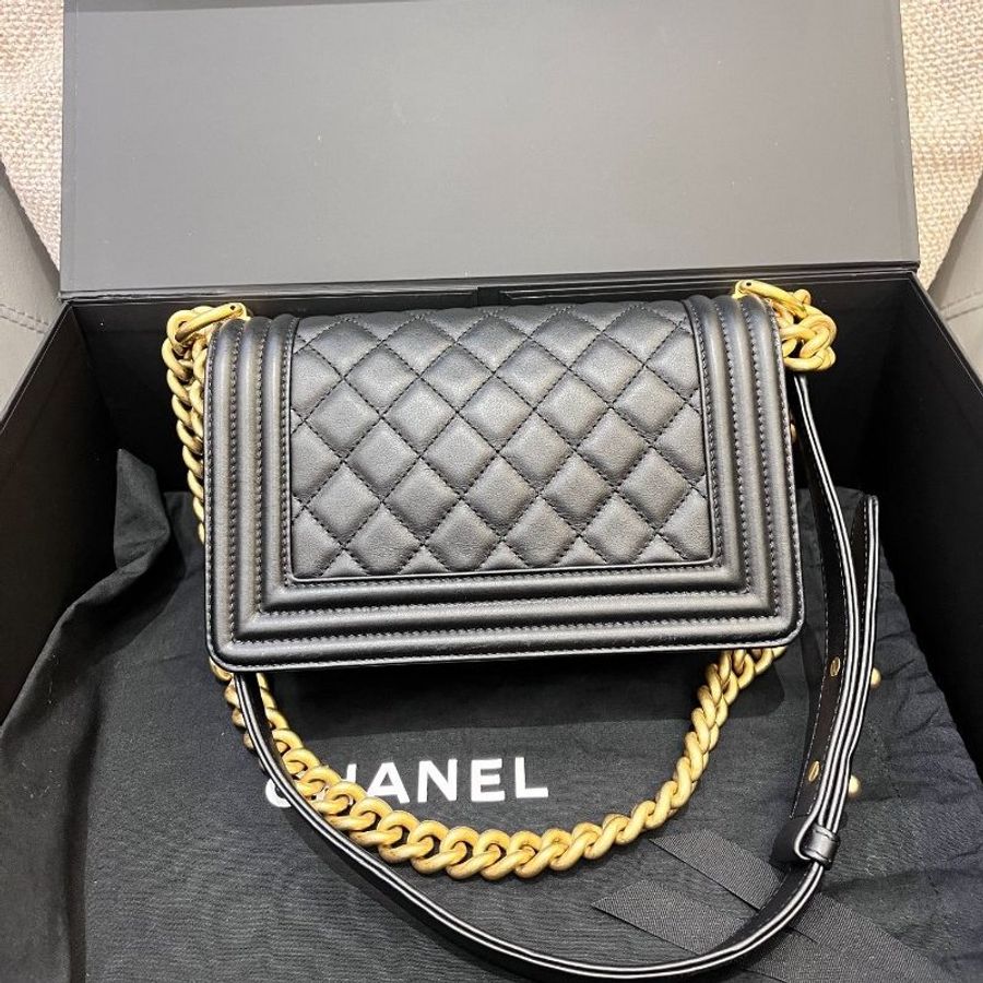 香奈兒/Chanel LEBOY小號黑金牛皮肩背斜背包-1