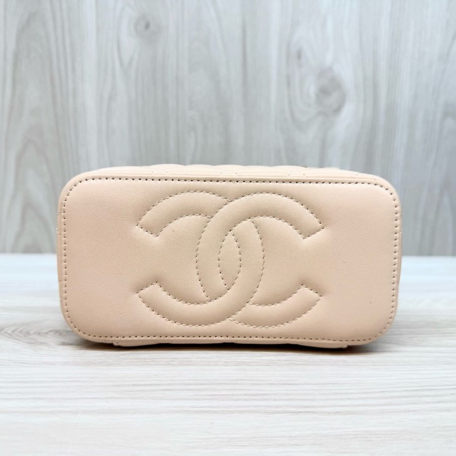 Chanel🤍粉羊皮山茶花釦長盒子/AP3301-5