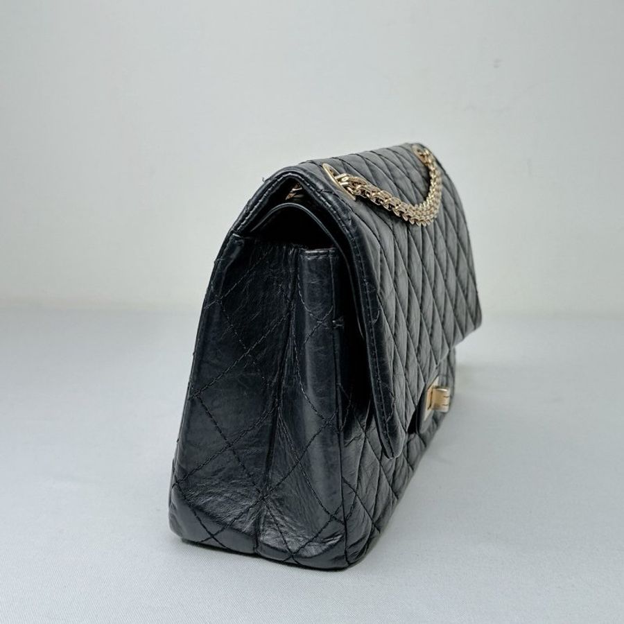 CHANEL 2.55黑金翻蓋鏈帶包-4