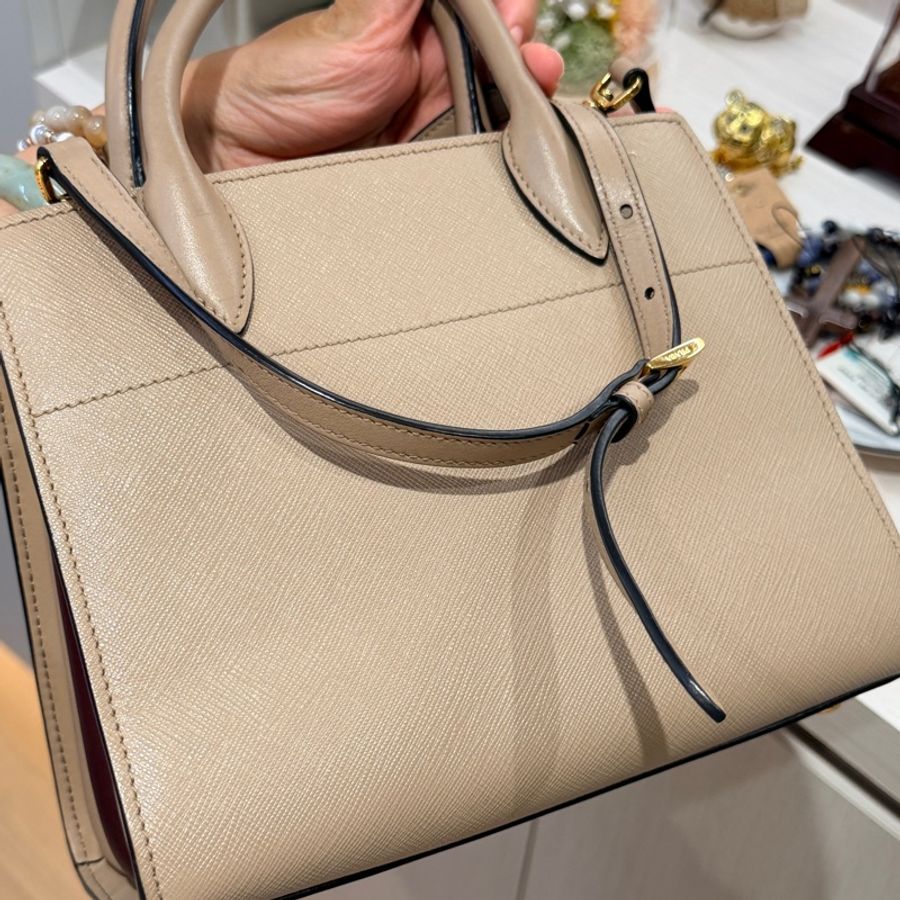 Prada 皮革 硬挺粉藕色 氣質名媛 手提包 肩背包 大容量 上班族 約會必備-14