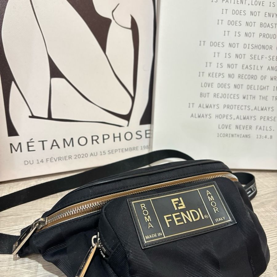 Fendi “ROMA AMOR” 胸口包/腰包-0