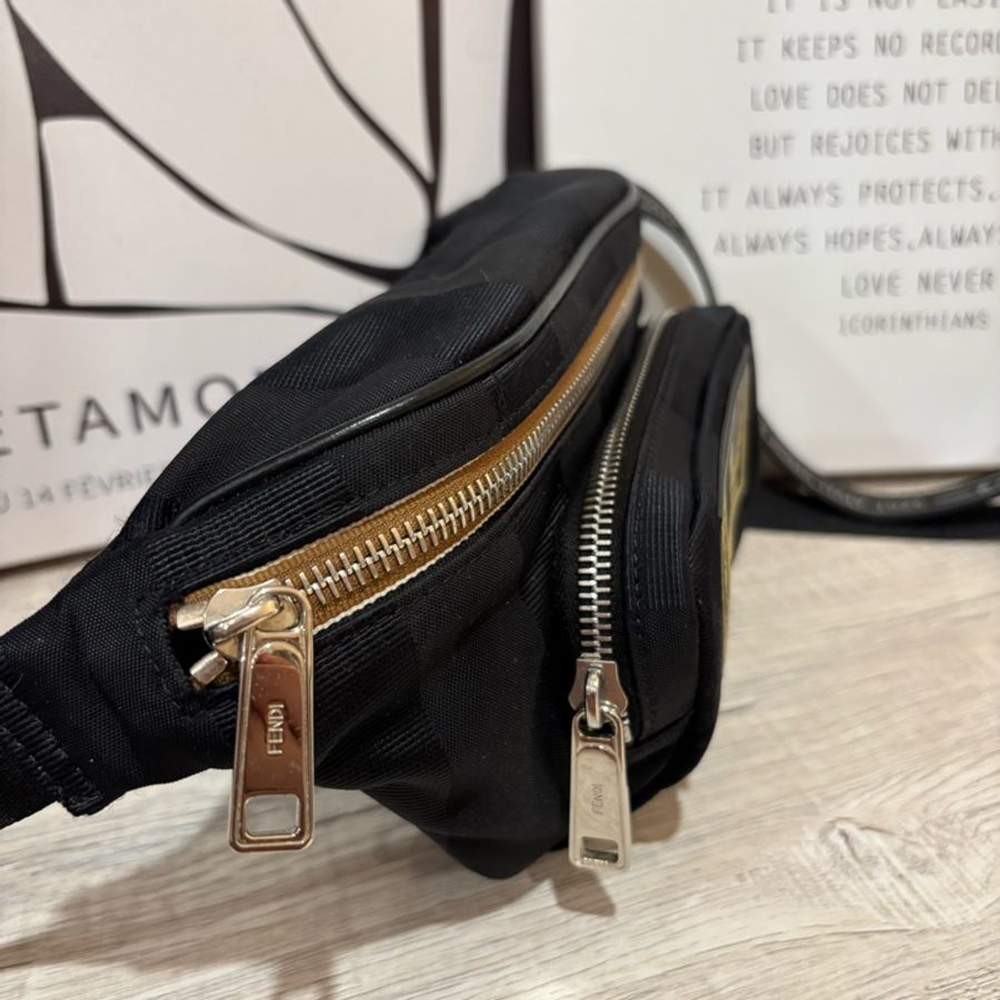 Fendi “ROMA AMOR” 胸口包/腰包-7