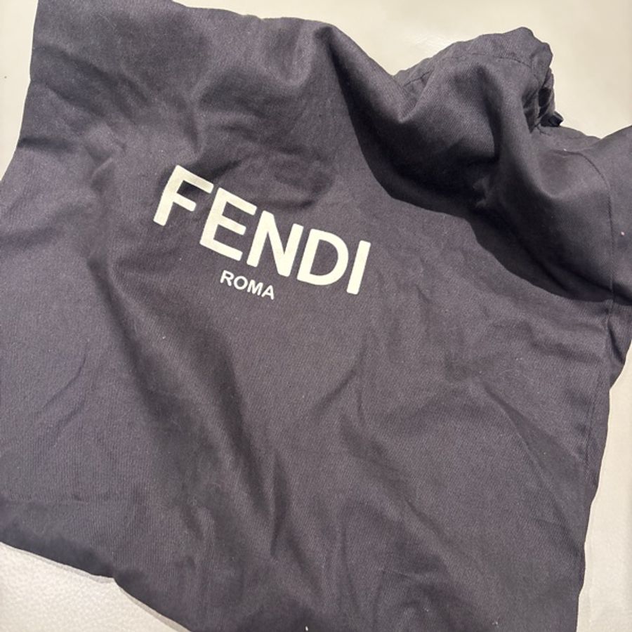 Fendi “ROMA AMOR” 胸口包/腰包-12