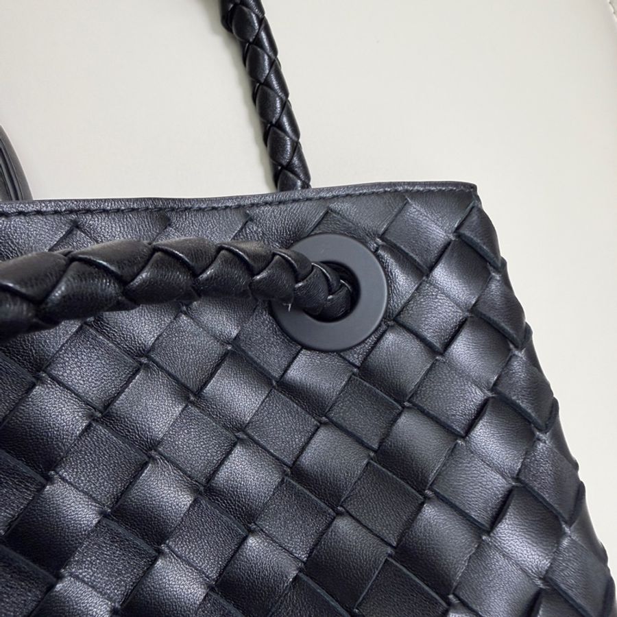 Bottega Veneta 大號 large Andiamo 黑色羊皮編織大包-13