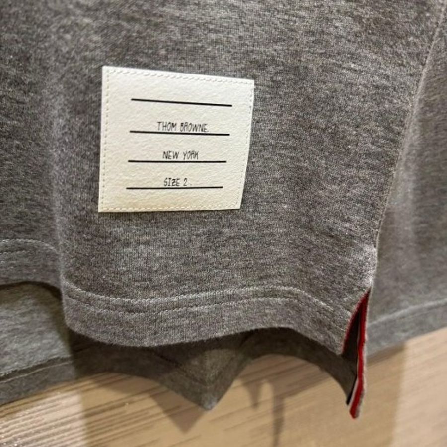 💎Han's house精品服飾💎Thom Browne TB 4槓 長T 2003創始年 限定 義大利製 男女共穿 現2/3原價 15600-2