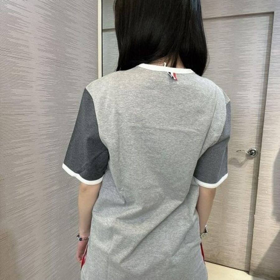 💎Han's house精品服飾💎Thom Browne TB 拼色 短 T 日本製 男女共穿 現貨1 原價 13900-4