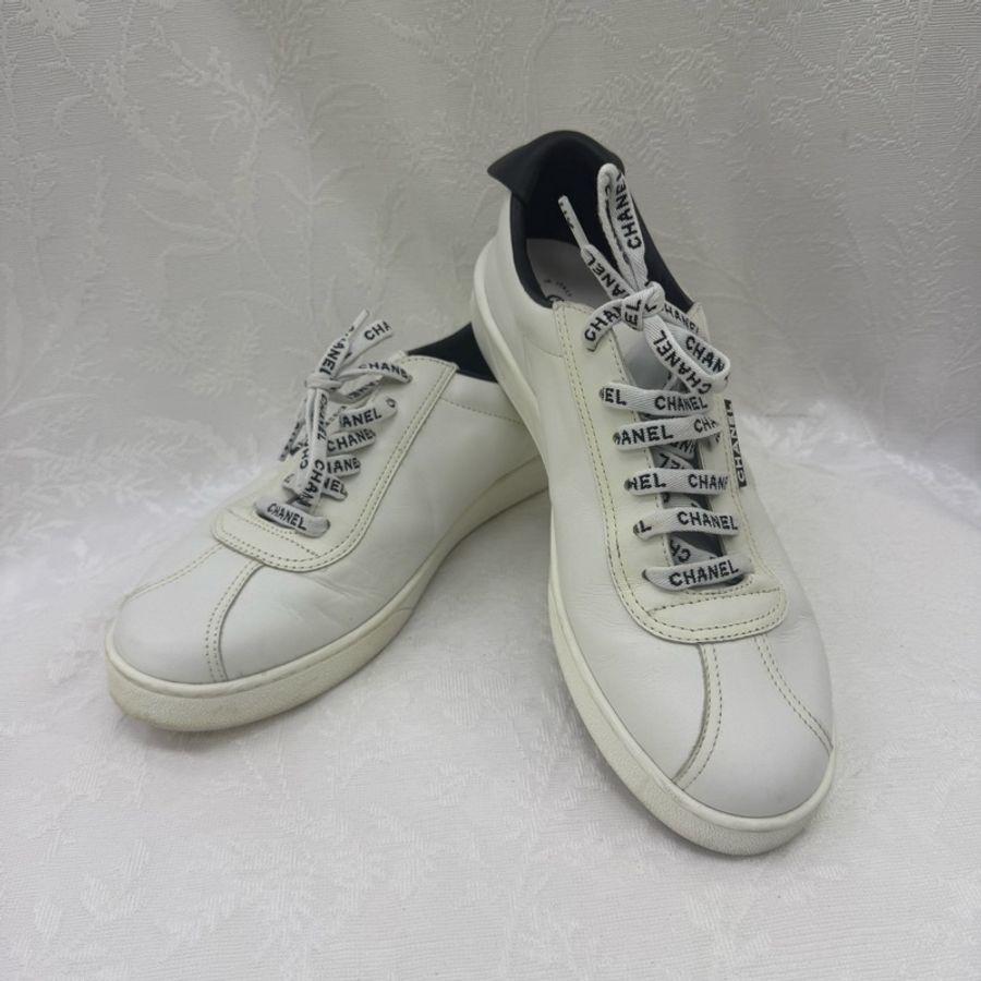 Chanel Sneakers EU 42-0