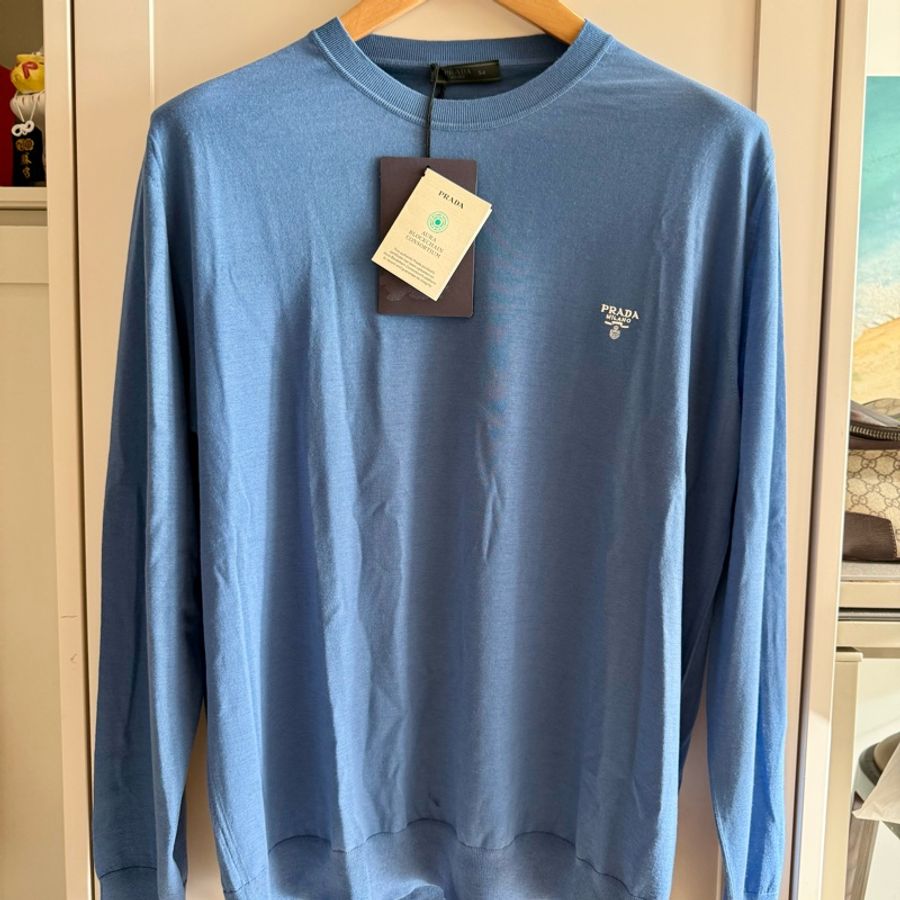 Prada 👍🏻 Wool 🐑 超順滑綿羊毛 100%Real正貨，100%New, size L-8