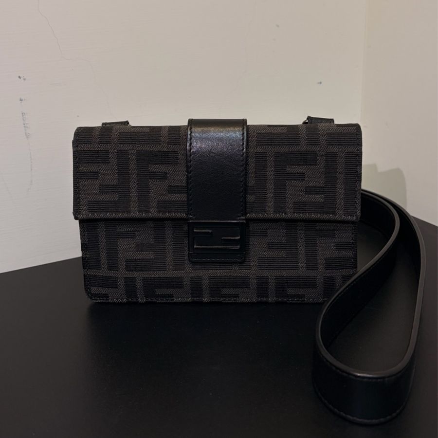 Fendi 9.5成新 Mini baguette斜背包-0