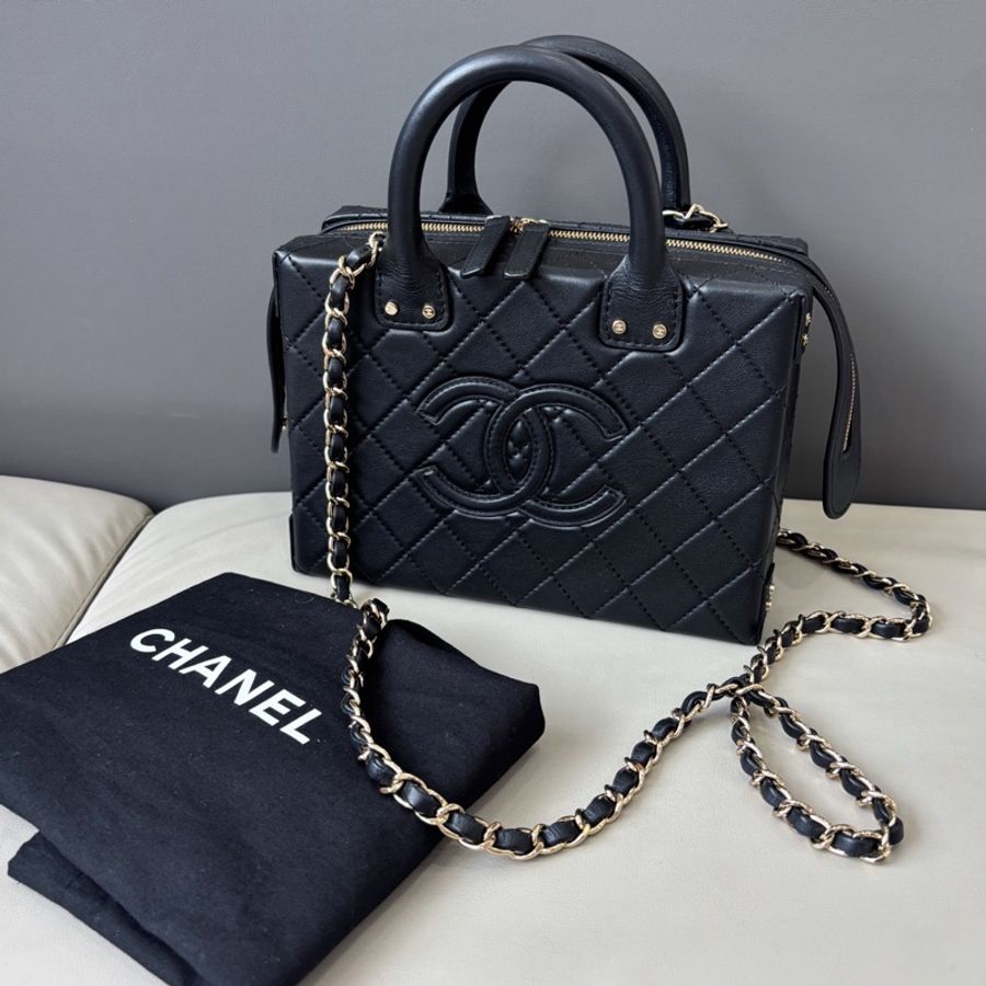 【近新閒置品】香奈兒 Chanel 22B黑金化妝盒子包芯片款手提斜挎側背包鏈條包-0