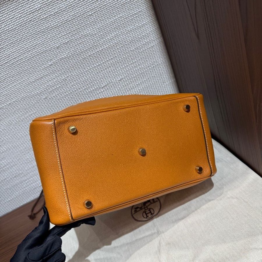 Hermes愛馬仕 金棕金扣Lindy30 肩背包-4