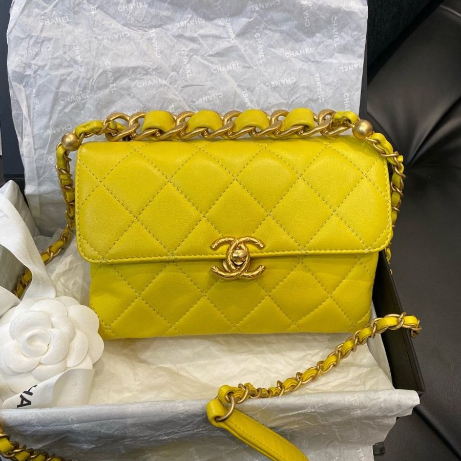 香奈兒/Chanel 黃色小牛皮金珠口蓋包鏈條包-0