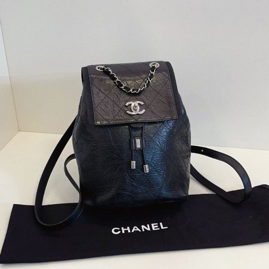 近新品 香奈兒/Chanel 黑銀油蠟皮菱格雙肩包-0