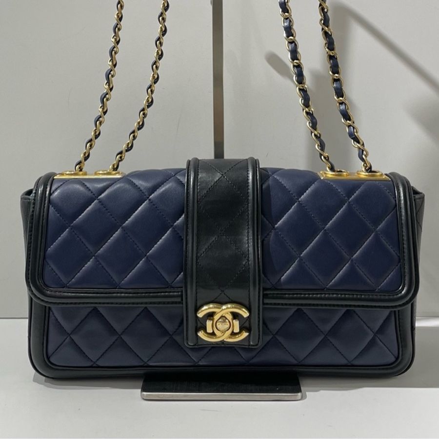 CHANEL香奈兒季節款藍黑金扣CF扣鏈條單肩斜挎包 20開 31*8*16cm🈚附件-0