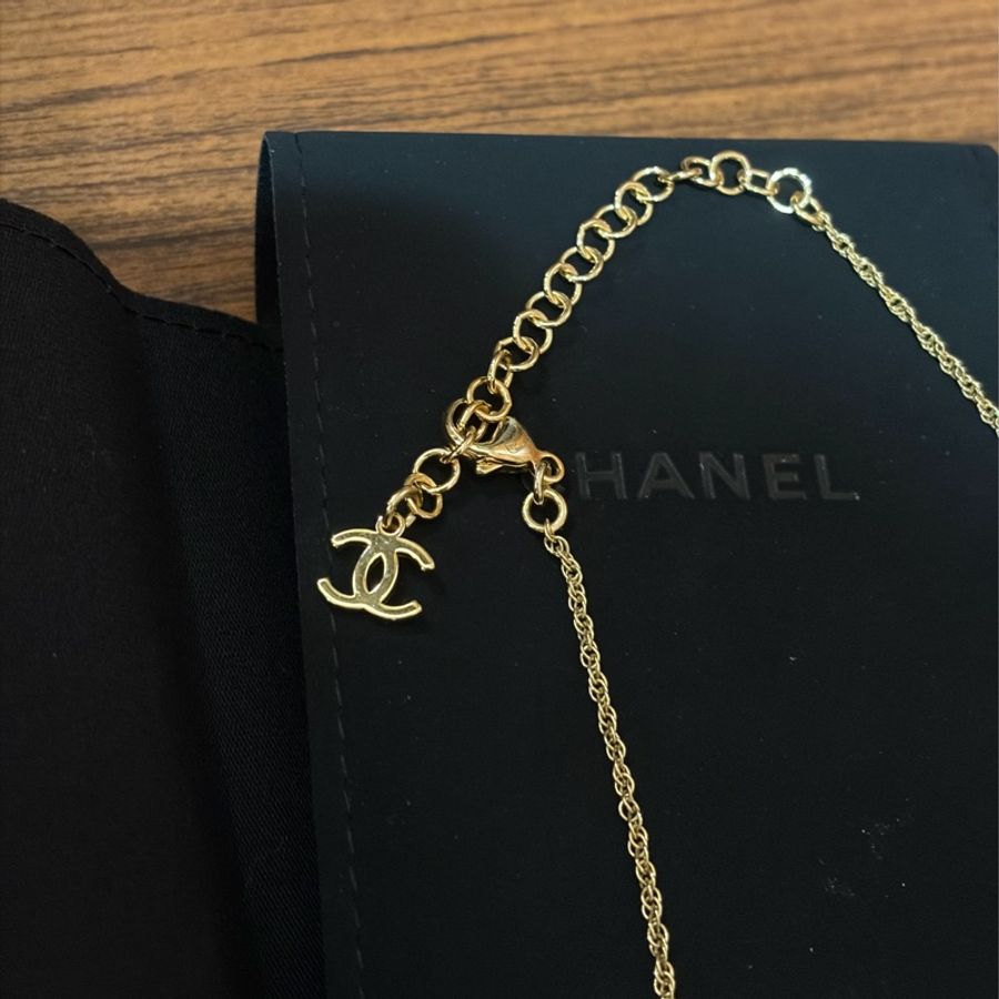 CHANEL 黑色蕾絲復古愛心項鍊-10
