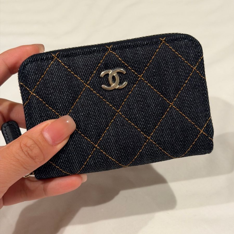 618限時特賣💖914intheair 『全新全配』Chanel💙季節限量單寧ㄇ字卡包零錢包卡夾-1