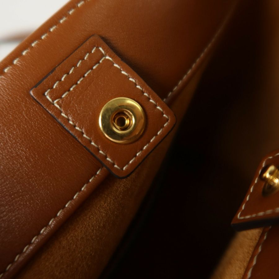 CELINE 牛皮皮革Small Cuir Triomphe Bucket金扣肩背袋-7