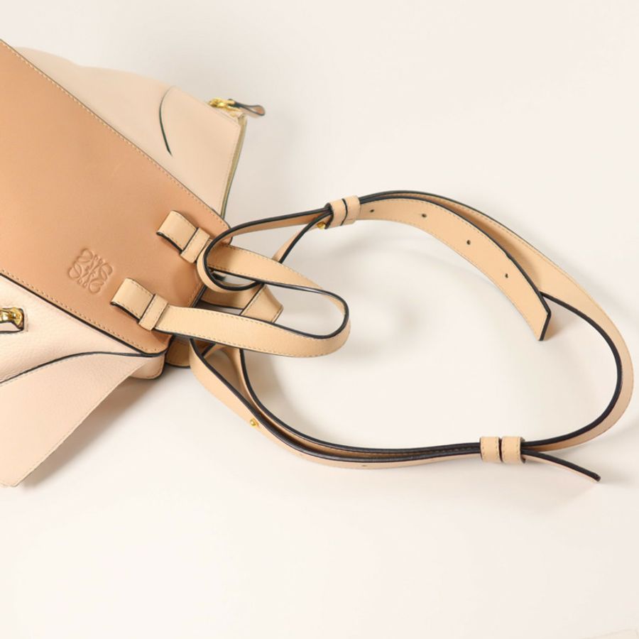 LOEWE 牛皮皮革Hammock Small金扣手挽肩背兩用袋-8