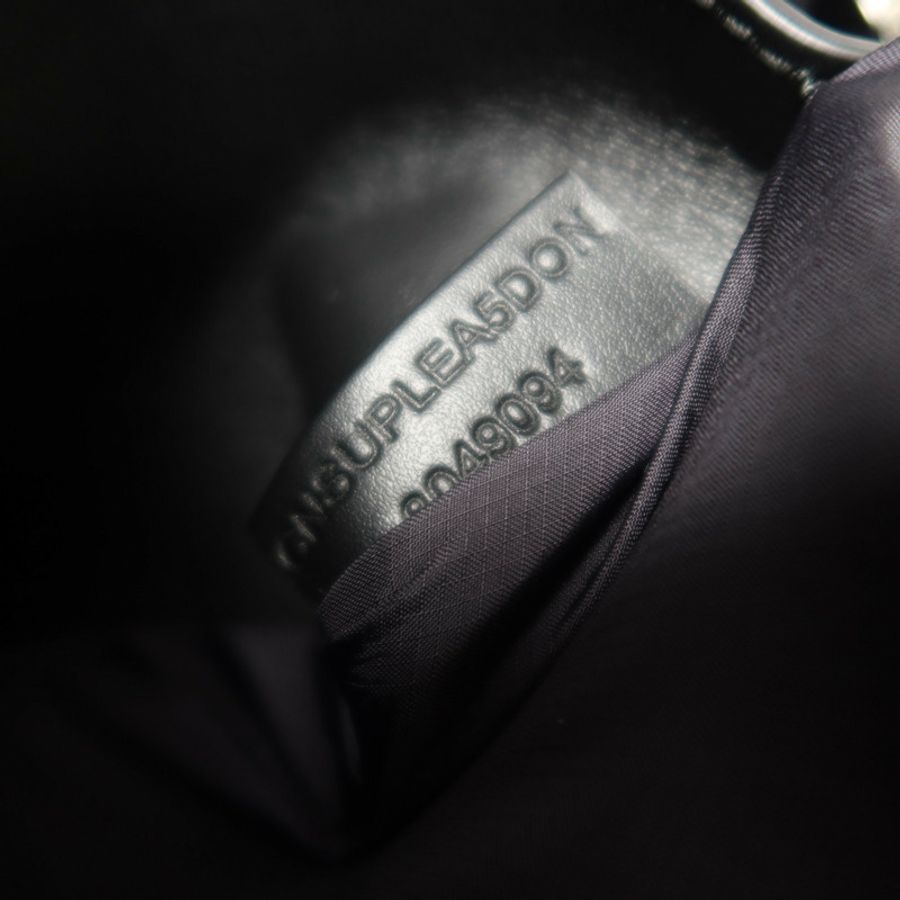 BURBERRY 尼龍Econy I銀扣肩背袋-6