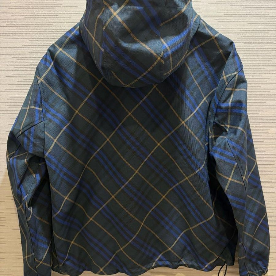 💎Han's house精品服飾💎BURBERRY 戰馬 騎士 刺繡 連帽 外套 風衣 原價42500-6
