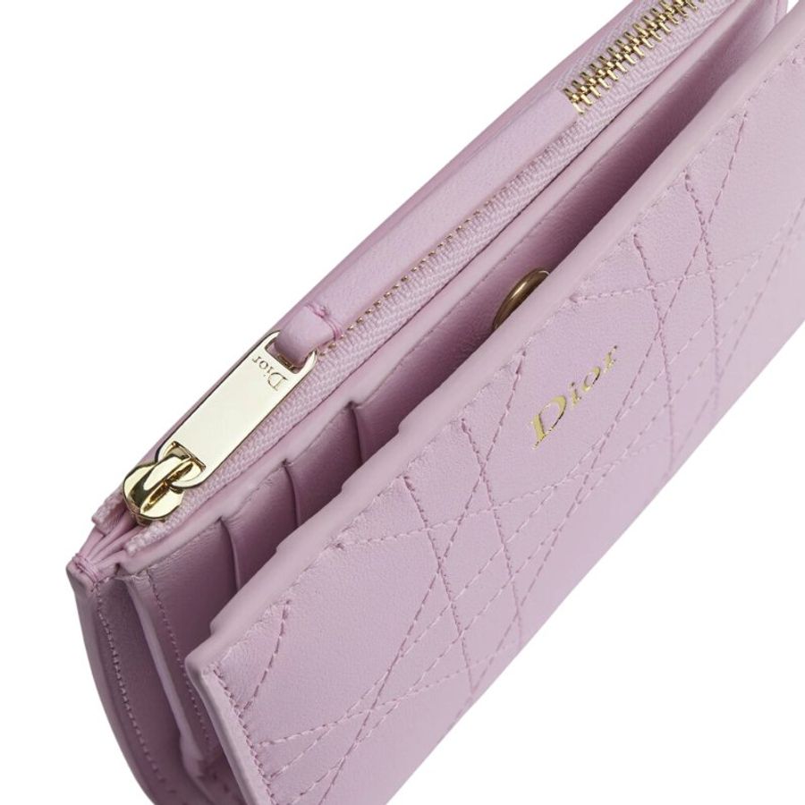 【Dior 迪奧】Trianon Dahlia 對折 籐格紋 羊皮 拉鍊 皮夾 卡夾 短夾 夢幻粉色 S4603OSQM_20N-3