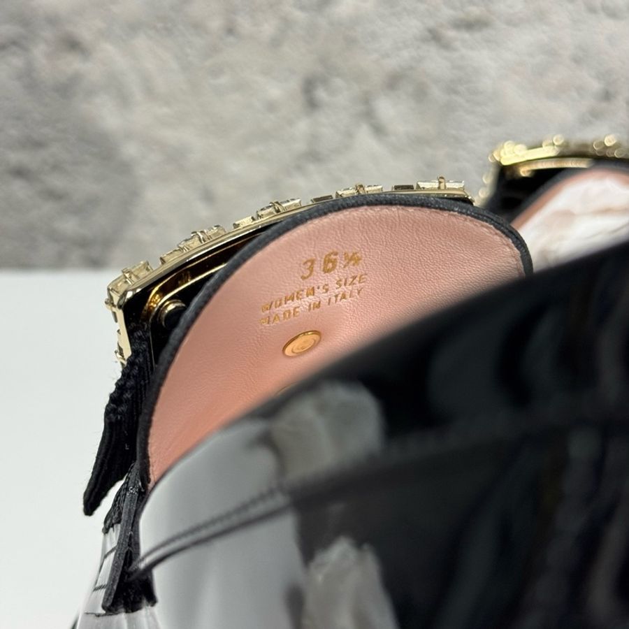 僅試穿Roger vivier RV 鑽扣樂福鞋 碼數：36.5 碼 🈚附件-7