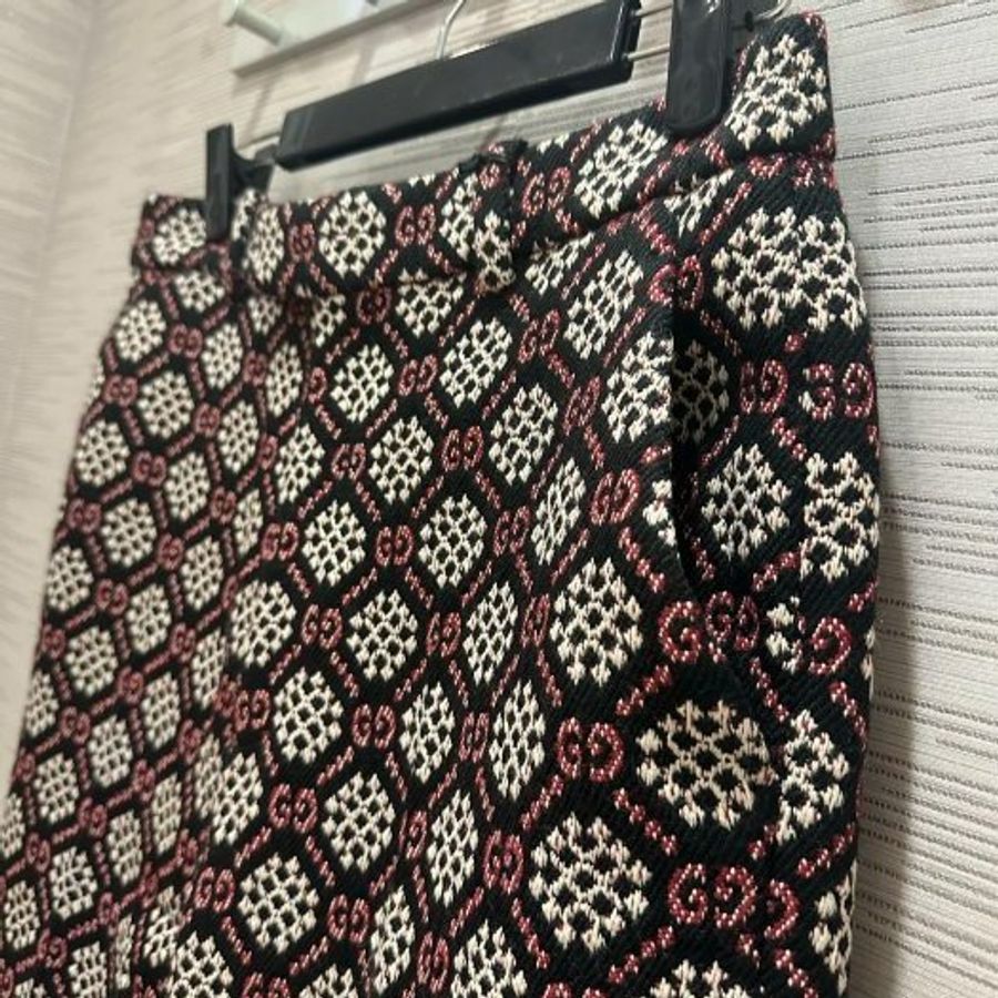 💎Han's house精品服飾💎GUCCI 古馳 滿版 LOGO 西裝褲 長褲  現貨42 原價35000-1