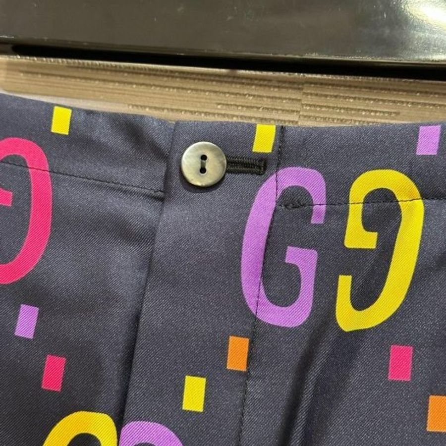💎Han's house精品服飾💎GUCCI 滿版 老花 真絲 短褲 義大利製 現貨 52 原價41500-4